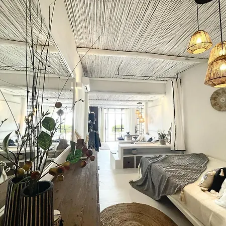 Loft 1 Beachfront Porto Faro 아파트 팔라우